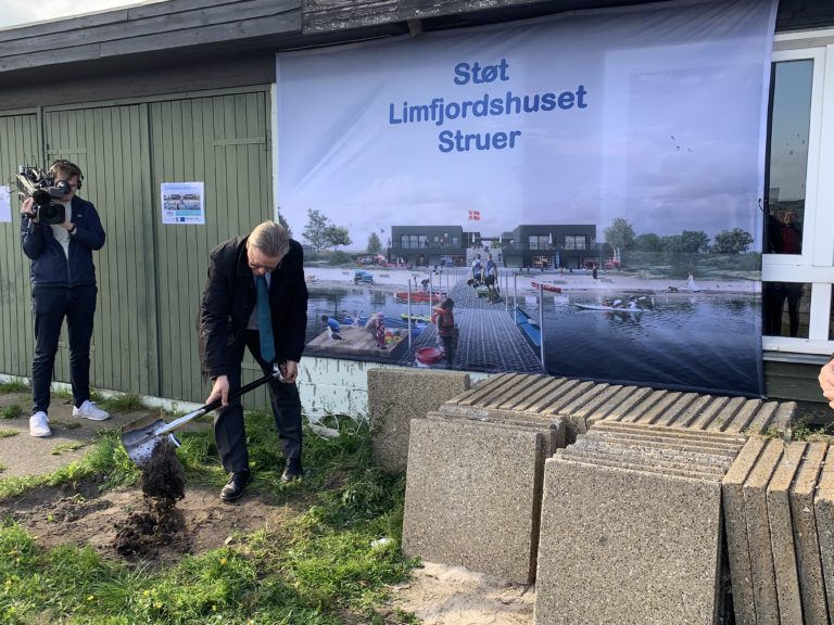 Borgmesteren satte spaden i jorden, -og Limfjordshuset er på vej.