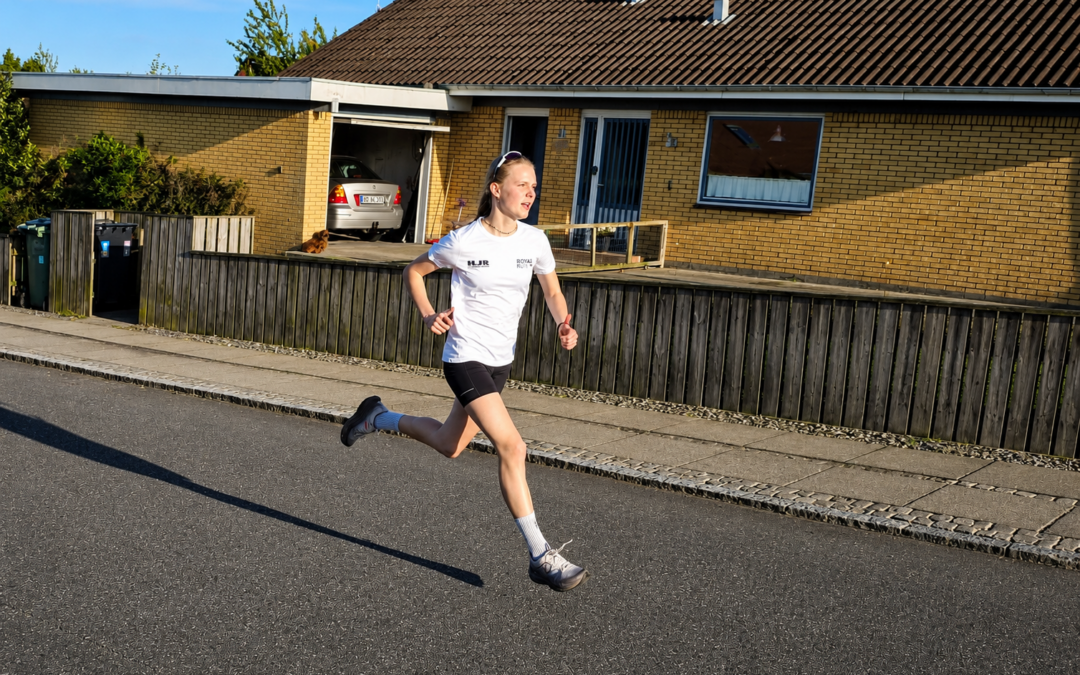 14-årige Mille Clemmensen fra Humlum klar til Elite Mile foran hele Danmark – se med på TV i dag.